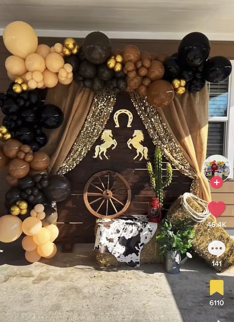 Hoedown Photo Backdrop, Mexican Cowgirl Birthday Party, Rancho Theme Birthday Party, Country Chic Birthday Party Decorations, Western Theme Centerpieces For 15, Black And Gold Western Party, Western Glam Birthday Party, Horseshoe Centerpieces Ideas, Dukes And Boots Party Ideas