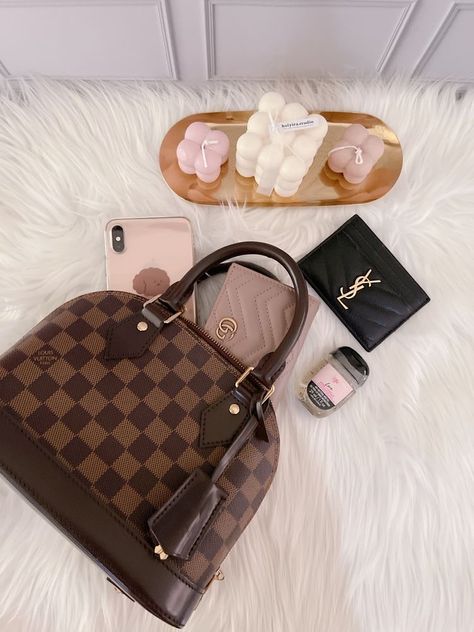 Louis Vuitton Alma Bb Damier, Alma Bb Aesthetic, Classic Louis Vuitton Handbags, Alma Bb Louis Vuitton Outfit, Louis Vuitton Outfits Women, Alma Bb Louis Vuitton, Louis Vuitton Makeup Bag, Alma Louis Vuitton, Vuitton Bag Outfit