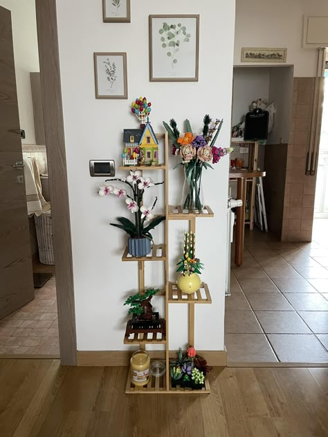 Lego Plants Ideas, Lego Up House, Lego Botanical Collection Display, Display Lego Creations, Lego Shelving, Lego Decorations Room, Lego Shelves, Lego Shelf, Lego Aesthetic