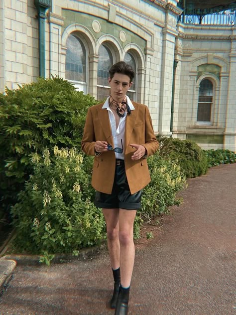 Men With Feminine Clothes, Men In Feminine Clothes Aesthetic, Femenine Outfits Men, Lovecore Outfits Male, Feminine Guy Outfits, Feminine Men Outfits, Feminine Male Outfits, Feminine Men Fashion, Fluid Fashion