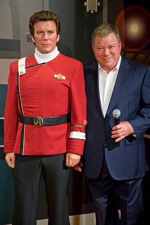 Star Trek Vs Star Wars, Guy Celebrities, Star Trek Costumes, Canadian Actors, Captain's Quarters, The Wrath Of Khan, Wrath Of Khan, Star Trek Costume, Film Star Trek