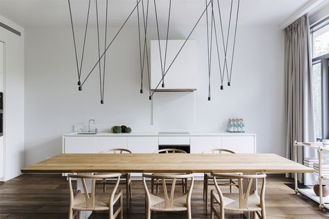 VIBIA match lighting designboom08 Spider Lamp, Geometric Pendant Light, Hanging Pendant Lamp, Interior Design Themes, Industrial Light Fixtures, Led Diy, Vintage Diy, Led Pendant Lights, Industrial Lighting