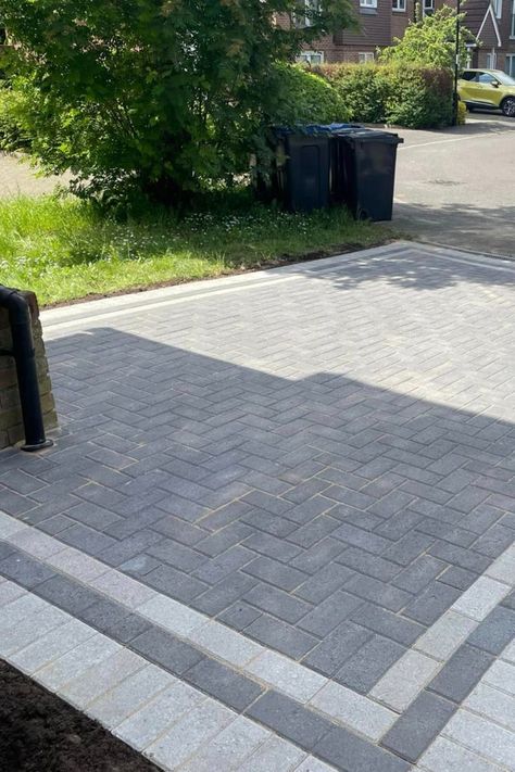 Block Paving Patio, Grey Block Paving, Concrete Block Paving, Block Paving Driveway, Paving Driveway, Driveway Blocks, Garden Ideas Driveway, Grey Paving, Paver Blocks