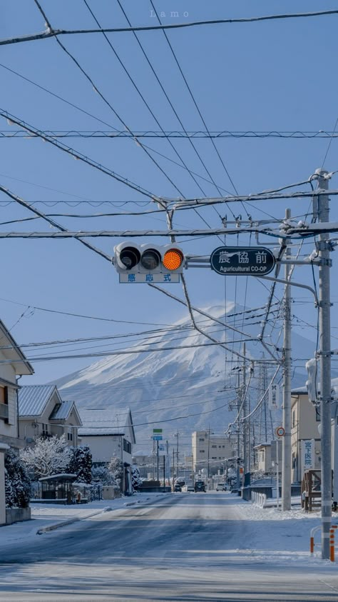 숲 사진, Traffic Lights, Aesthetic Japan, Japan Aesthetic, Traffic Light, Japanese Aesthetic, Aesthetic Pastel Wallpaper, City Aesthetic, Landscape Wallpaper