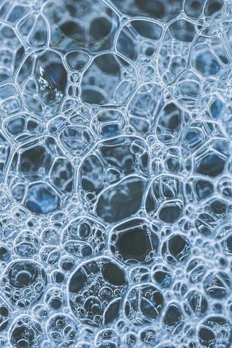 Macro shot of bubbles in a pan.. Download this photo by John Thomas on Unsplash Underwater Bubbles, Macro Photography Nature, Bubble Pictures, Organic Structure, Bokeh Lights, Macro Shots, Bubble Art, Underwater Photos, Water Bubbles