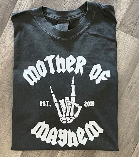 Trending Vinyl Shirts, Mama Cricut Shirts, Diy Shirt Ideas Vinyl, Goth Mom Outfits, Mama Shirt Ideas, Mom Shirts Vinyl, Alt Mom, New Mom Funny, Bad Two The Bone