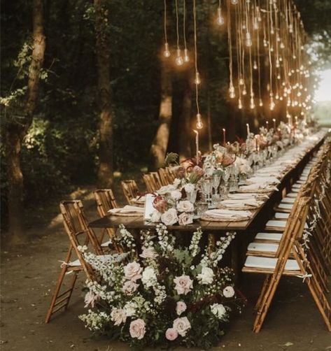 Wedding In Trees, Low Cost Wedding Ideas Receptions, Low Cost Wedding Ideas, Fall Engagement Parties, Enchanted Forest Wedding Theme, Twilight Wedding, Wedding Ceremony Decorations Outdoor, Wedding Setup, Forest Theme Wedding