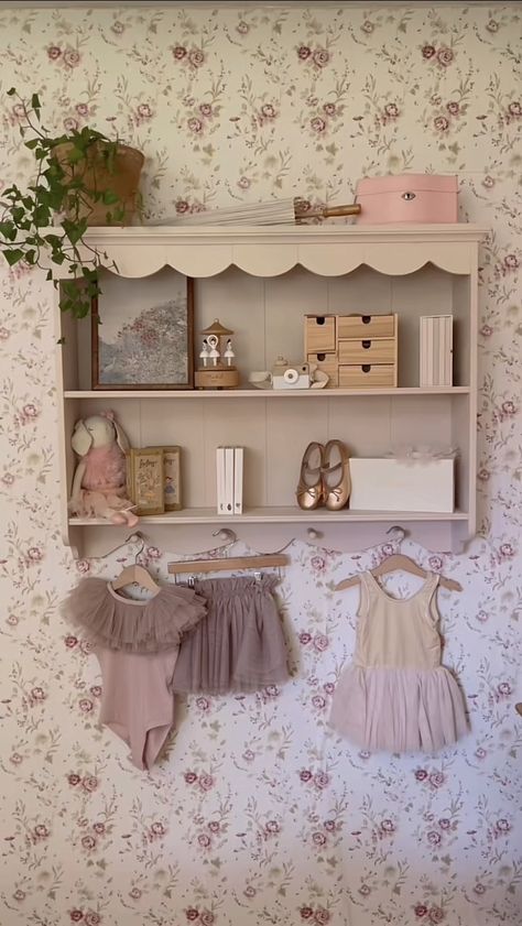 Girly Cottage Core Bedroom, Fairytale Bedroom Ideas, French Girl Nursery, Coquette Toddler Room, Coquette Nursery Room, Princess Toddler Bedroom, Toddler Girl Vintage Bedroom, Cottagecore Girls Bedroom, Vintage Inspired Girls Room