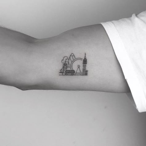 London Skyline Tattoo, London Tattoo Ideas, England Tattoo, Skyline Tattoo, Paris Tattoo, Tattoo Diy, Web Tattoo, Tattoos Meaning, City Tattoo