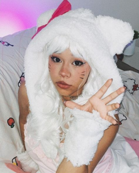 Hello Kitty Costume Makeup, Hello Kitty Cosplay Costumes, Hello Kitty Mascara, Hello Kitty Makeup Ideas, Hello Kitty Makeup Halloween, Hello Kitty Costume Ideas, Sanrio Costumes, Sanrio Cosplay, Hello Kitty Cosplay