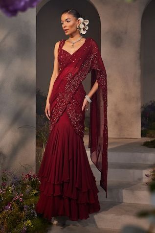 Draped Lehenga, Maroon Embroidery, Saree Chiffon, Maroon Saree, Lehenga Saree Design, Saree Draping Styles, Scallop Border, Classy Gowns, Lehenga Designs Simple