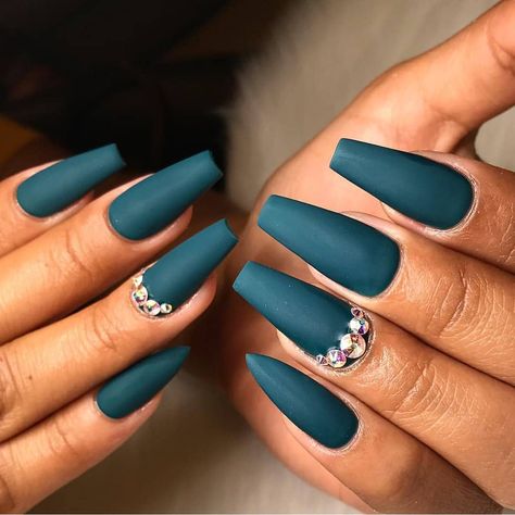 Matte Black And Turquoise Nails, Dark Teal Nails Matte, Matte Teal Acrylic Nails, Fall Turquoise Nails, Teal Green Nails Acrylic, Dark Turquoise Nails Designs, Dark Teal Nail Ideas, Teal Nail Designs Turquoise, Deep Teal Nails