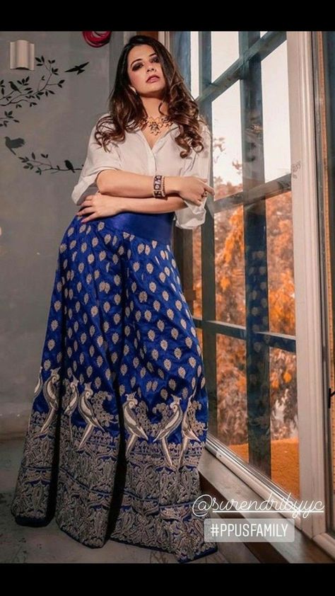 Long Skirt With Shirt, Sharara Pants, Mehendi Outfits, Long Skirt Fashion, Long Skirt Outfits, Long Kurti Designs, Lehenga Skirt, Indian Gowns Dresses, Dress Indian Style