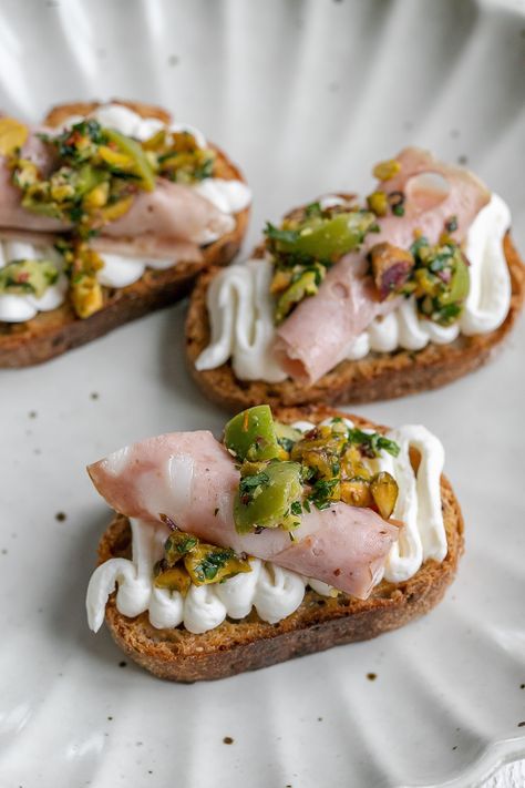 Elevated Cookout Food, Italian Small Bites, Mini Bruschetta Appetizers, Fancy Italian Appetizers, Tapenade Recipe Appetizers, Cold Crostini Appetizers, Mortadella Appetizers, Meat Canapes, Whipped Ricotta Crostini