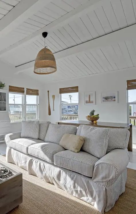 Coastal Granddaughter House Interior, Midcentury Beach Home, Coastal Grandmother Beach House, East Coastal Aesthetic, East Coast Interior, Airy Beach House, Nantucket Home Aesthetic, Rustic Chic Aesthetic, Summer I Turned Pretty House Interior