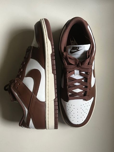 Brown And White Nike Shoes, Nike Panda Brown, Brown Nike Shoes Aesthetic, Brown Panda Dunks, Dunks Astethic, Brown Dunks Outfit Men, Nike Dunks Neutral, Nike Dunk Low Cacao Wow, Brown And White Sneakers