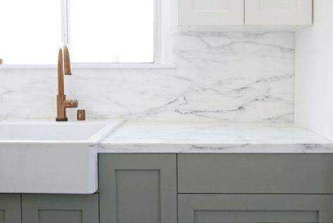 What's the Difference Between Calacatta, Carrara, and Statuary Marble? A Remodeling 101 Guide Interior Door Makeover, Ikea Variera, Ikea Upgrades, Farrow And Ball Kitchen, Carrara Marble Kitchen, Kitchen Cabinets Color Combination, Best Kitchen Lighting, Ikea Kitchen Remodel, Ikea Duktig