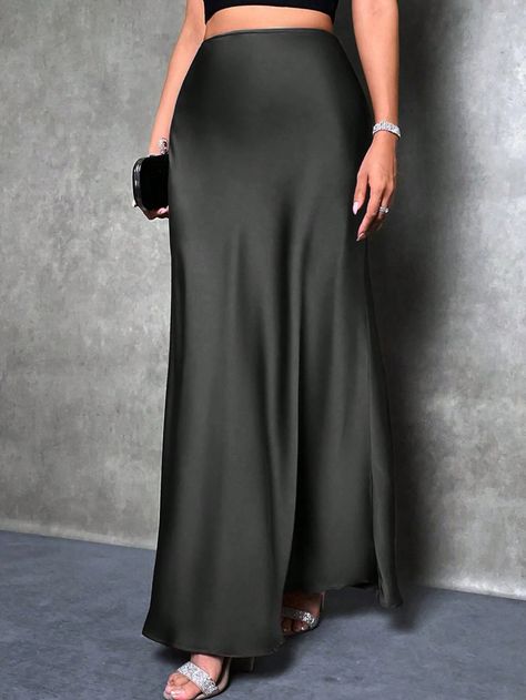 SHEIN Privé High Waist Solid Maxi Satin SkirtI discovered amazing products on SHEIN.com, come check them out! Bodycon Maxi Skirt, Black Satin Skirt, Satin Maxi Skirt, Skirt Elegant, Maxi Outfits, Satin Noir, Mode Abaya, Skirt Maxi, Elegant Skirt