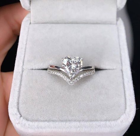 Heart Shaped Diamond Ring, Cute Promise Rings, Heart Rings, Cute Engagement Rings, Ring Inspo, Dream Engagement Rings, Dream Engagement, Heart Shaped Diamond, Engagement Wedding Ring