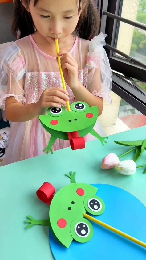 Kids Handicraft, Kraf Kertas, Frog Crafts, Toddler Arts And Crafts, Hairstyles Kids, Hand Crafts For Kids, Diy Crafts For Kids Easy, Kraf Diy, Fun Easy Crafts