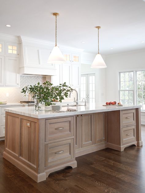 Transitional #10 - Wellsford Cabinetry White Oak Kitchen, Casa Country, Dream Kitchens Design, Timeless Kitchen, New House - Kitchen, New House Kitchen, Oak Kitchen, Kitchen Cabinet Colors, Kitchen Farmhouse