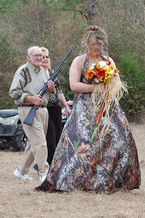 Nothing Wards Off Cold Feet Li is listed (or ranked) 12 on the list 28+ Hilarious Hillbilly Wedding Photos Bad Wedding Ideas, Bad Wedding Dresses, Squirrel Wedding, Photograph Idea, Camo Wedding Dress, Tacky Wedding, Worst Wedding Dress, Wedding Toppers, 2012 Wedding