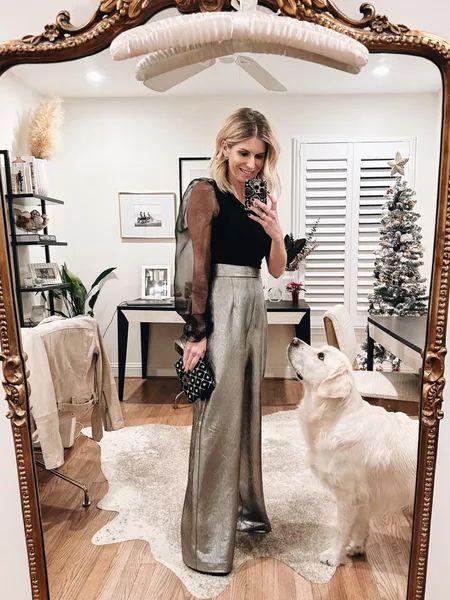 Gold Wide Leg Pants Outfit, Nye Pants Outfits, Wide Leg Pants Outfit Party, Wide Leg Trousers Outfit Night Out, Wide Leg Satin Pants Outfit, Velvet Pants Outfit Party, Satin Wide Leg Pants Outfit, Trousers Outfit Night Out, Gold Pants Outfit