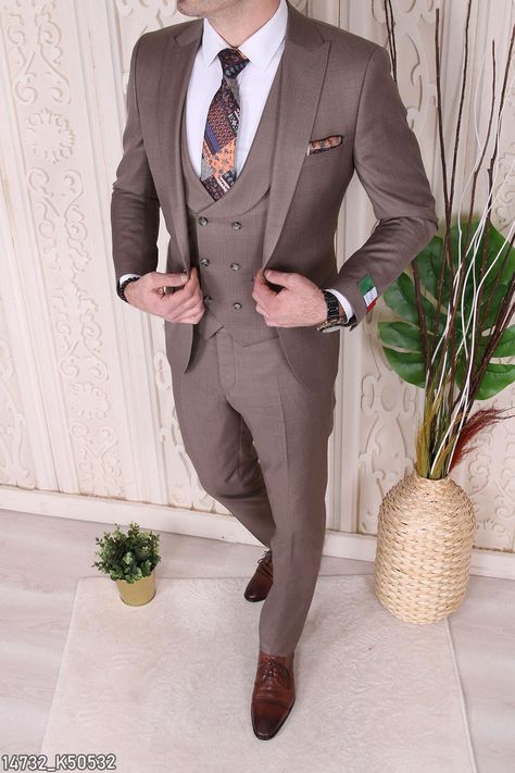 3pis Suit Men, Grooms Suite Ideas, Formal Pent, Wedding Dress For Boys, Warm Sweaters Outfits, Men Suit Shoes, India Fashion Men, Suit For Men Wedding, Formal Attire For Men