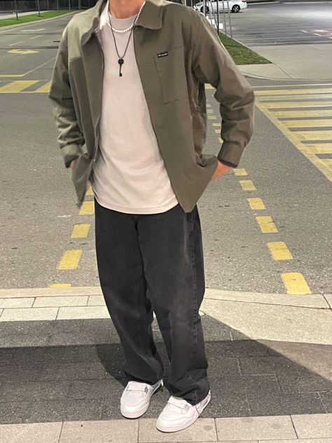 Skatecore Outfit, Clothes Aesthetic Men, Aesthetic Mens Outfits, Handsome Outfit, Soft Boy Outfits, Clothing Aesthetics, Guy Fits, Trendy Boy Outfits, Boys Fits