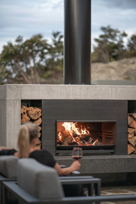 Finding your outdoor flame with Stoke Fireplace Studio Adelaide - SALIFE Escea Outdoor Fireplace, Cooking Fireplace Outdoor, Alfresco Fireplace, Outdoor Gas Fireplace Ideas, Modern Outdoor Fireplace Ideas, Fireplace For Cooking, Courtyard Fireplace, Contemporary Outdoor Fireplaces, Outdoor Cooking Fireplace