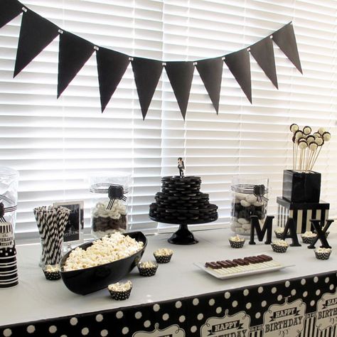 A black & white piano themed party with a hint of Michael Jackson: Max's 4th birthday bash | News | TrishStratus.com Black And White Party Decorations Diy, Black And White Party Food Table, Oreo Party Decorations, Black And White Snacks Party Ideas, Black And White Movie Party, Emo Decorations Party, Oreo Themed Party Birthday Ideas, Black White Birthday Theme, Black And White Bday Party Ideas