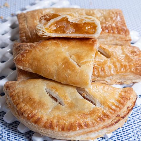 Simple Pastry Dough, Cream Cheese Pastry Dough, Sweet Pastry Dough Recipe, Hand Pie Pastry Dough, Pastry Dough Recipe Easy, Ruff Puff Pastry, Easy Pastry Dough, Easy Pastry Cream, Puff Pastries Recipes