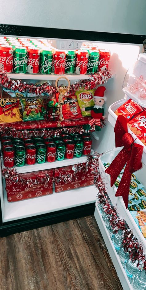 This is a cute festive idea for Christmas wow fridge for your apartment models! ⛄️🎄  We believe keeping the fridge cute, themed, and exciting leaves a lasting impression on our prospects 😃 Wow Fridge, Fridge Ideas, Sleepover Snacks, Resident Events, Drink Fridge, Rental Ideas, Snack Organizer, Neon Quotes, Sleepover Food