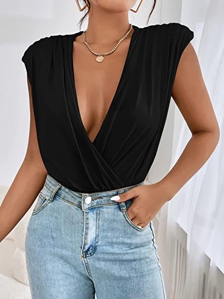 Pear Fashion, Dramatic Outfits, Nye 2023, Armor Clothes, Casual Trendy Outfits, Flat Chested, Business Casual Top, Backless Halter Top, Cruise 2023