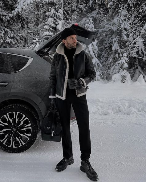 Classy Men Winter Outfits, Winter Fashion Outfits For Men, Black Boots For Men Outfit, Men Classy Winter Outfit, Winter Men Outfit Casual, Snow Clothes Outfits Men, Men Winter Boots Outfit, Classy Winter Outfits Men, Winter Boys Outfits