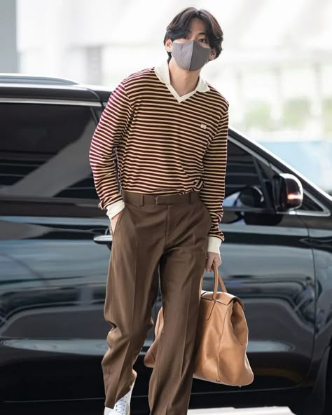 Taehyung's Style, Taehyung Outfits, Taehyung Style, Taehyung Fashion, Outfits Challenge, Fashion Airport, Bts Clothing, Bts Inspired Outfits, Monochromatic Outfit