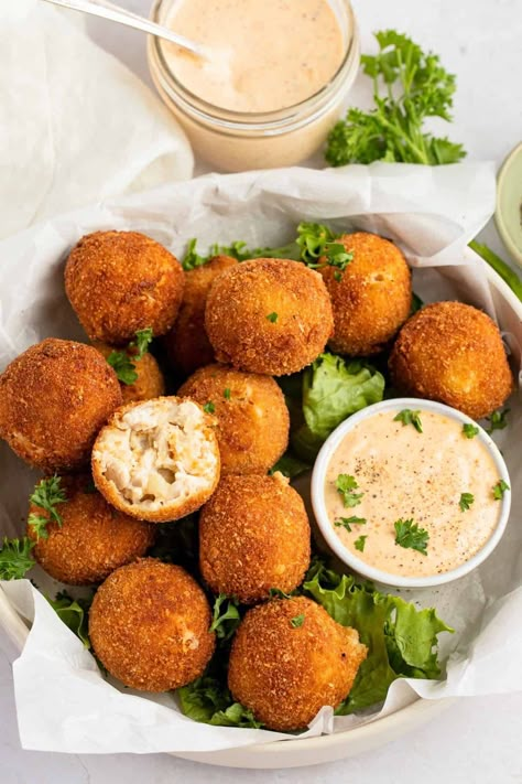 Easy Restaurant Appetizers, Air Fryer Chicken Croquettes, Croquette Appetizer, Chicken Croquettes Easy, Chicken Finger Foods Appetizers, Chicken Bite Appetizers, Bar Appetizers Ideas, Spanish Croquettes Recipe, Croquette Food