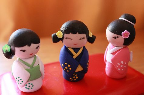 polymer clay lunar new year | Polymer Clay Japanese Little Dolls Bottle Dolls Diy, Bottle Dolls How To Make, How To Make Peg Dolls, Japanese Crafts For Kids, Nail Paint Bottle, Paint Bottle Craft, Japanese Art Geisha, Bottle Doll, Clay Kitchen