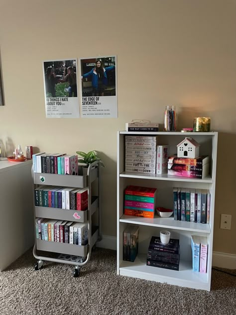 Small Bookshelf Ideas Bedrooms, Facial Room Ideas, Little Apartment Aesthetic, Room Ideas Kids, Metal Utility Cart, Summer Room Ideas, Modern Teen Boy Bedroom, Facial Room, Bookshelf Aesthetic