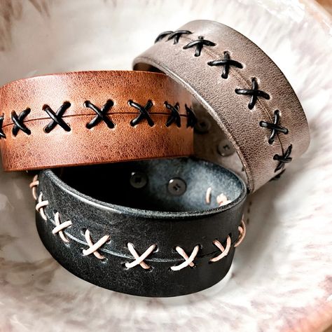 Leather heart choker