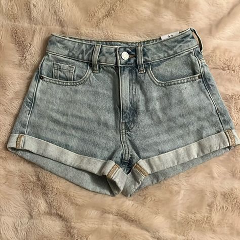 Light Blue Washed Shorts, Never Been Worn, Still Have Tags On Them, Size 22 In Women’s Cute Shorts Aesthetic, Aesthetic Shorts Outfit, Shorts Png, Jeans Shorts Women, Jean Shorts Outfits, Demin Shorts, Cute Jean Shorts, Woman Shorts, Jean Shorts Women