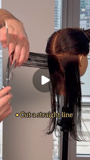 How To Cut Layers, Hush Cut Hair, Diy Haircut Layers, Step Cut Hairstyle, Long Hair Diy, Hush Cut, Cut Hair At Home, Trim Your Own Hair, Self Haircut