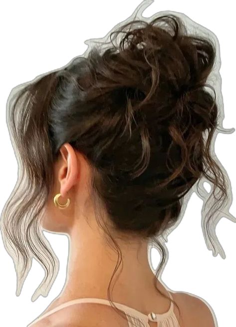 Messy wavy bun wedding hairstyle Loose Bun Hairstyles, Side Chignon, Pumpkin Spice Hair, Loose French Braids, Braided Chignon, High Bun Hairstyles, Loose Buns, Curly Bun, Wedding Bun Hairstyles