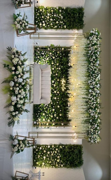 Stage Decor Ideas For Wedding, Green White Decoration Wedding, Decoration Stage Wedding, India Engagement Decorations, Best Stage Decoration For Wedding, Wedding Back Stage Decoration, New Stage Decorations, Green Mandap Wedding Decorations, Flower Wedding Design