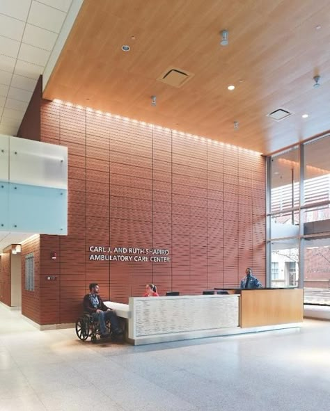 4 hospital lobbies provide a healthy perspective | Building Design + Construction Hospital Lobby, Hospital Reception, Modern Hospital, Healthcare Interior Design, Building Lobby, Holistic Design, Lobby Interior Design, Reception Desk Design, Lobby Reception