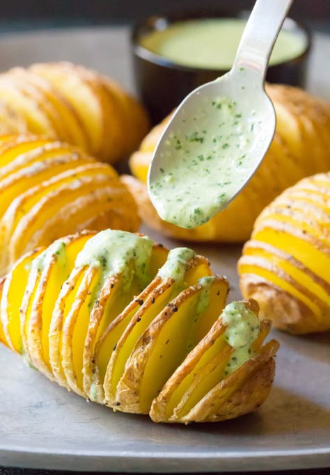 Crispy Hasselback Potatoes for Your Steak Dinner! | The Pioneer Woman Ideas For Steak, Steak Dinner Side Dishes, Potato Ideas, Steak Dinner Sides, Steak Side Dishes, New Years Eve Food, New Years Eve Dinner, Hasselback Potatoes, New Years Dinner