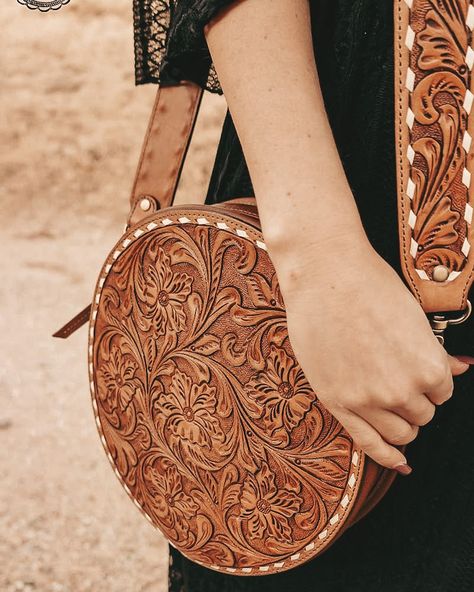 Always better with tooled leather. 🤤🤎 The Laredo is now live! Treat yourself, you deserve it. 🫶🏼 Leather Canteen, Western Chic Fashion, Classy Cowgirl, Western Bag, Handbag Ideas, Tooled Leather Bag, Tooled Leather Purse, Western Tack, Western Purses