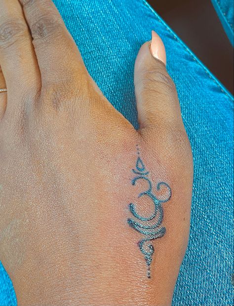 Breathe Tattoos Sanskrit, Om Hand Tattoos For Women, Breathe Hand Tattoos For Women, Breath Hand Tattoo, Sandscript Breathe Tattoo, Sanskrit Symbol For Breathe, Breath Tatoos Tattoo Ideas, Breath Symbol Tattoo Ideas, Symbols For Breathe Tattoo Ideas