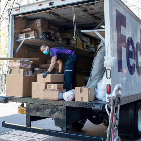 13 Things FedEx Drivers Won’t Tell You Soldering Copper Pipe, Car Delivery, Amazon Delivery, Eastern Kentucky, Delivery Pictures, Apple Gift Card, Credit Card App, Video Call With Boyfriend Screen Photo, Bra Image