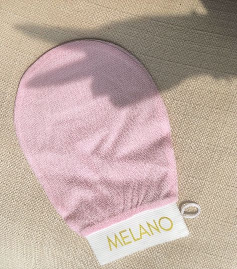 Transform your skin with Melano Skincare's Exfoliating GloveMade with unique fabric texturethe glove visibly removes dead skin and surface build upEasily scrub off dead skin and impuritiesto achieve a smootherclearerhealthier skinNO extra products needed to use for this easy-to-use toolJust add waterBENEFITS-Naturally Exfoliates the skin leaving it dramaticallysmoothersofterand clearer-Helps target keratosis pilariscongested skinto eliminate acneingrown hairs an Expholiating Glove, How To Use Exfoliating Gloves, Skin Scrub, Water Benefits, Keratosis Pilaris, Congested Skin, Exfoliating Gloves, Ingrown Hairs, Healthier Skin